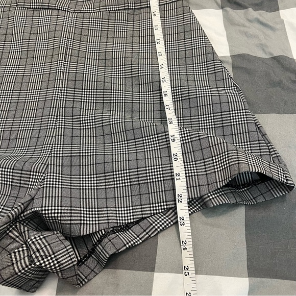 Urban Outfitters Glenn Plaid Off The Shoulder Romper Size 6 - Picture 12 of 13